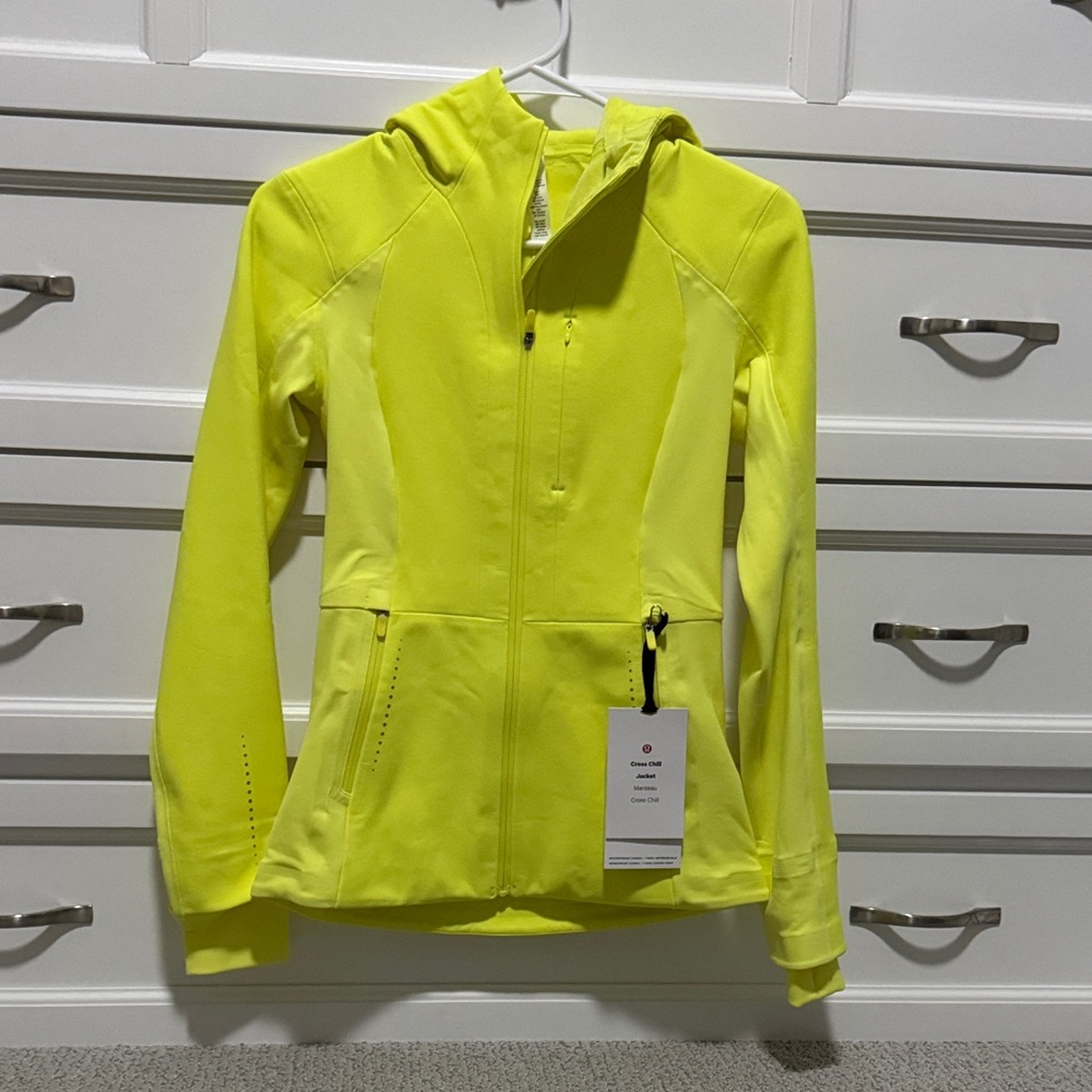 lululemon athletica Yellow Jacket BRAND NEW. NEVER WORN!